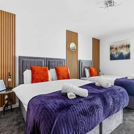 Apartment Bullring Lux Suite- Netflix-free Parking-sleeps 6