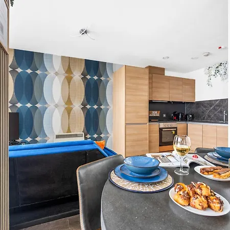 Bullring Lux Suite- Netflix-free Parking-sleeps 6 * Birmingham